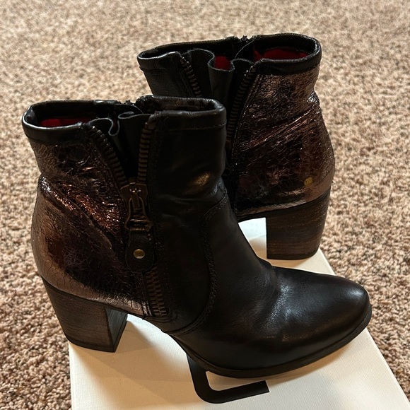 MJUS MADDIE Black & Copper Two Tone Boots EU 37 EUC - Picture 7 of 9